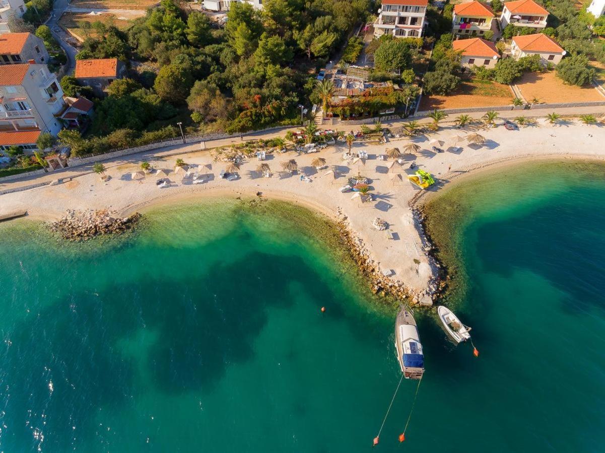 Lambrisa Apartment Trogir Bagian luar foto