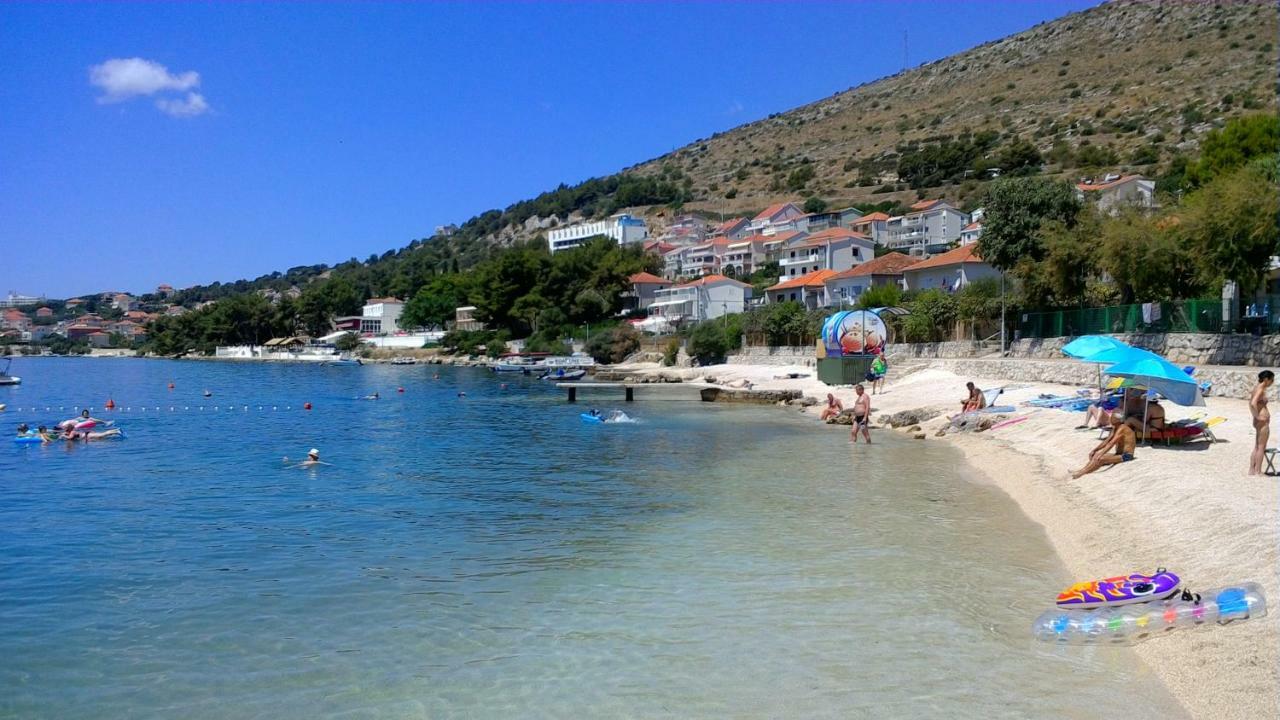 Lambrisa Apartment Trogir Bagian luar foto